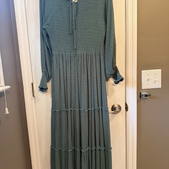 Bayley Smocked Dotted Maxi Dress | Dark Eucalyptus - M - Picture 4 of 4